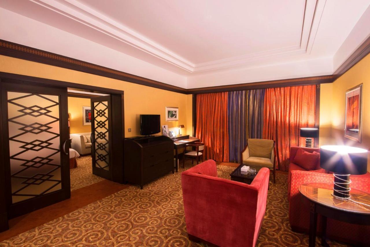 Holiday Inn Kuwait, An Ihg Hotel Kuveyt Dış mekan fotoğraf